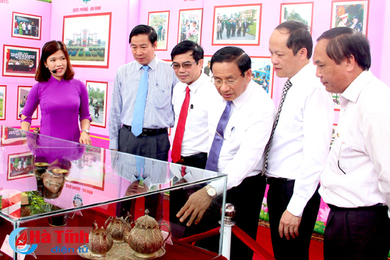 Triển lãm hơn 300 bức ảnh “Hà Tĩnh làm theo lời Bác”