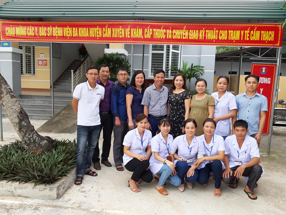 Khám, cấp phát thuốc miễn phí cho người dân và đào tạo, chuyển giao kỹ thuật cho các Trạm Y Tế Xã