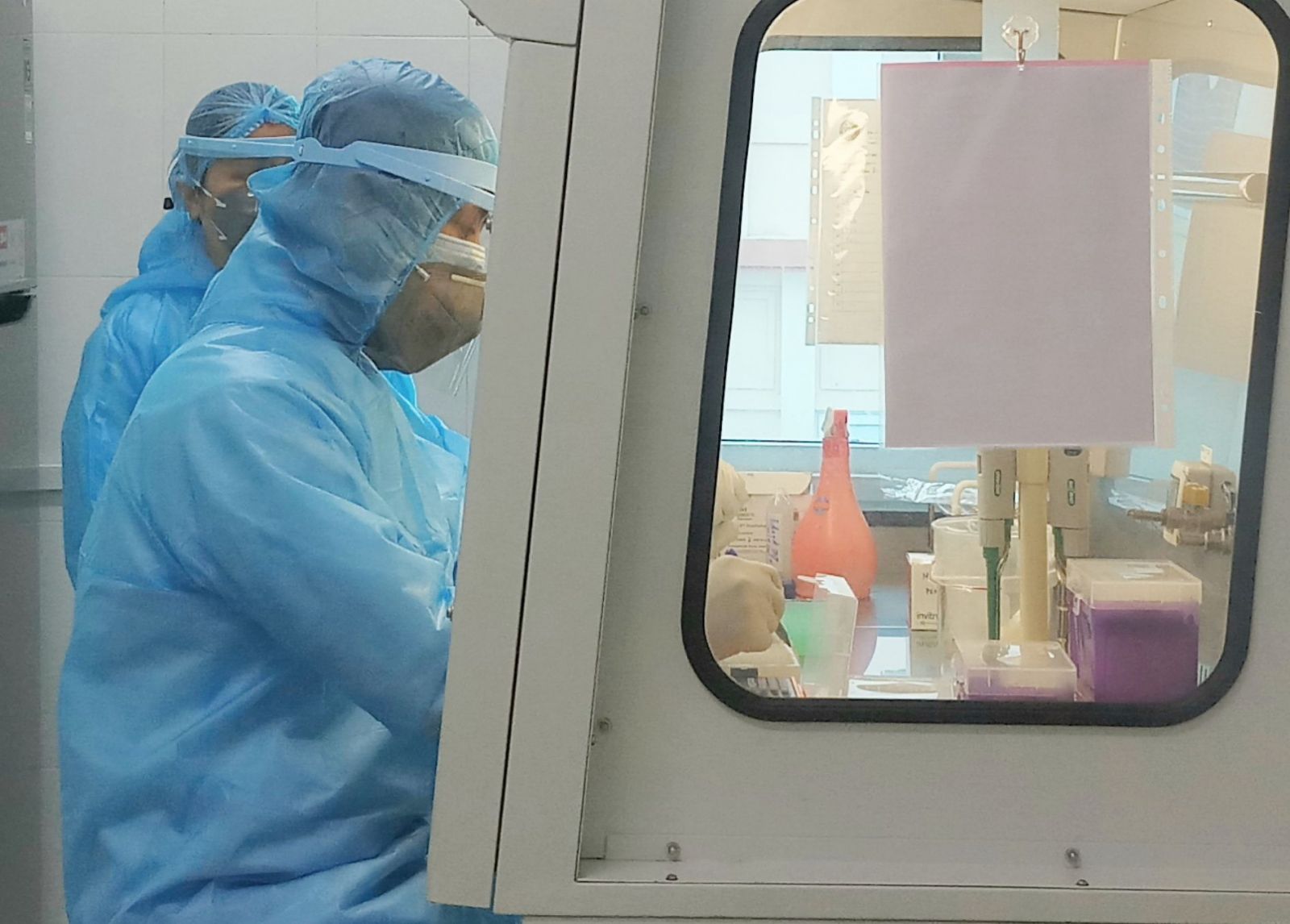 Công dân Hà Tĩnh F1 của bệnh nhân 1553 âm tính lần 1 với virus SARS-CoV-2