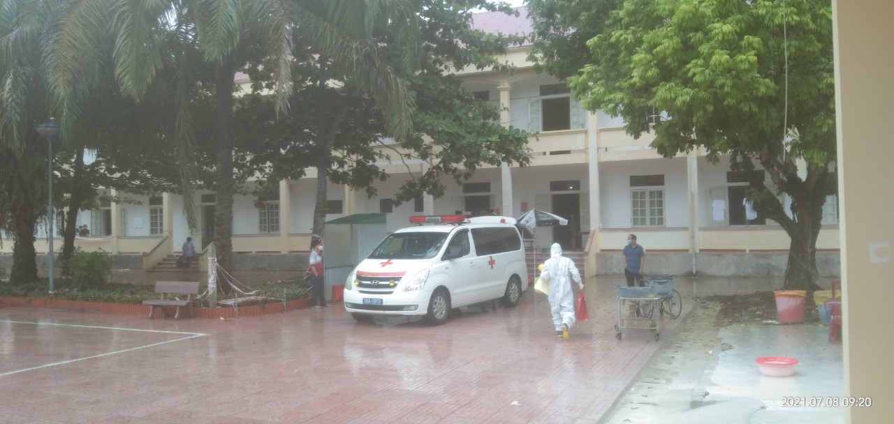 2 Bệnh nhân Covid-19 cuối cùng điều trị tại Bệnh viện Cầu Treo ra viện