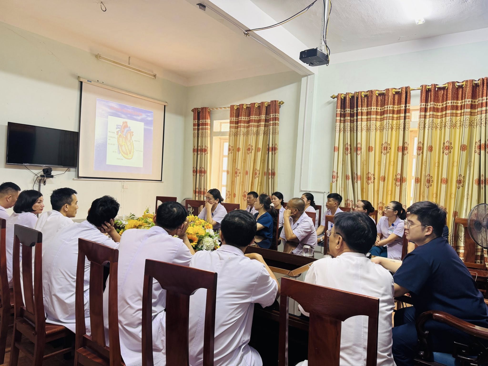 NÂNG CAO CHẤT LƯỢNG KHÁM, CHỮA BỆNH TIM MẠCH TẠI TUYẾN CƠ SỞ