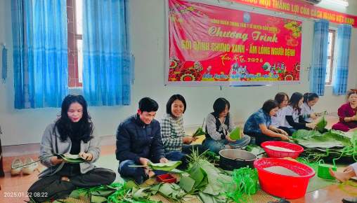 Chương trình gói bánh chưng xanh- ấm lòng người bệnh